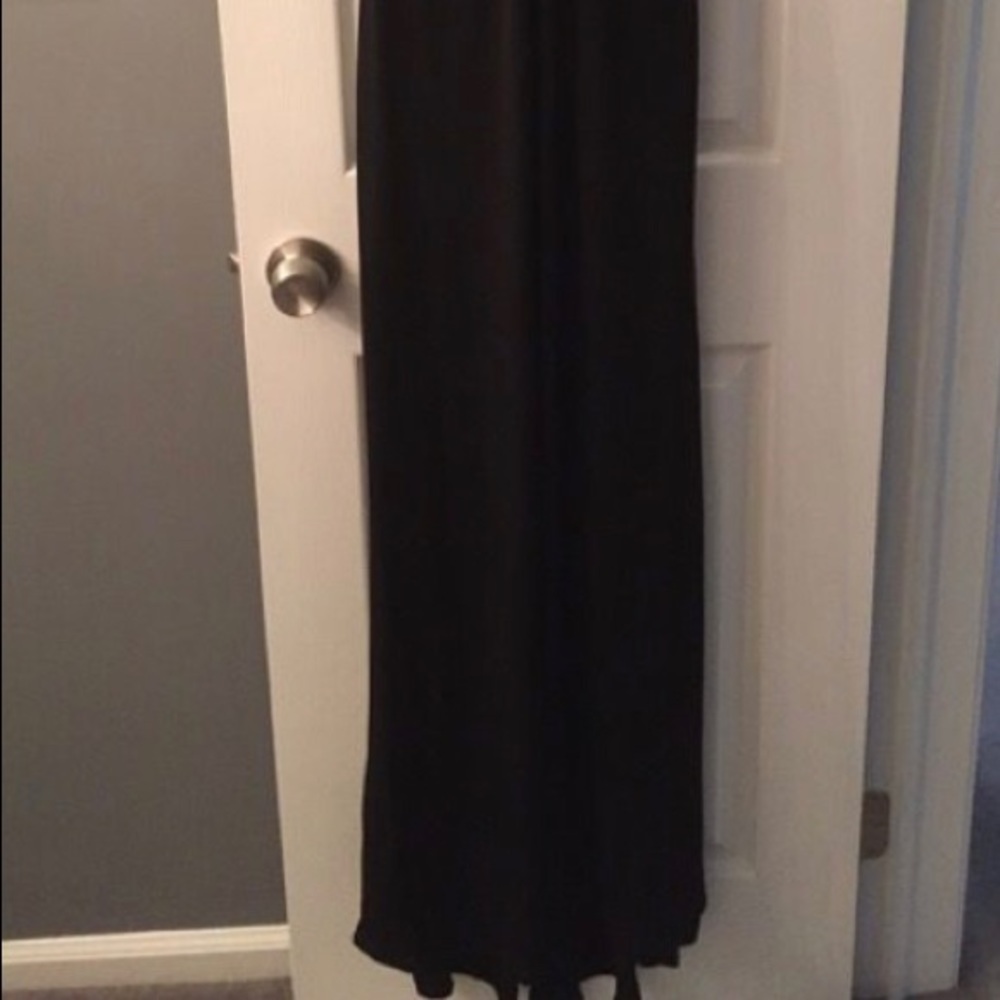 Elegant Black Strapless Evening Gown with Attached Statement Necklace - Size 10 - Picture 3 of 5